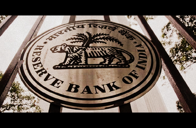 RBI Directs Banks to Stop Loans for Buying Gold